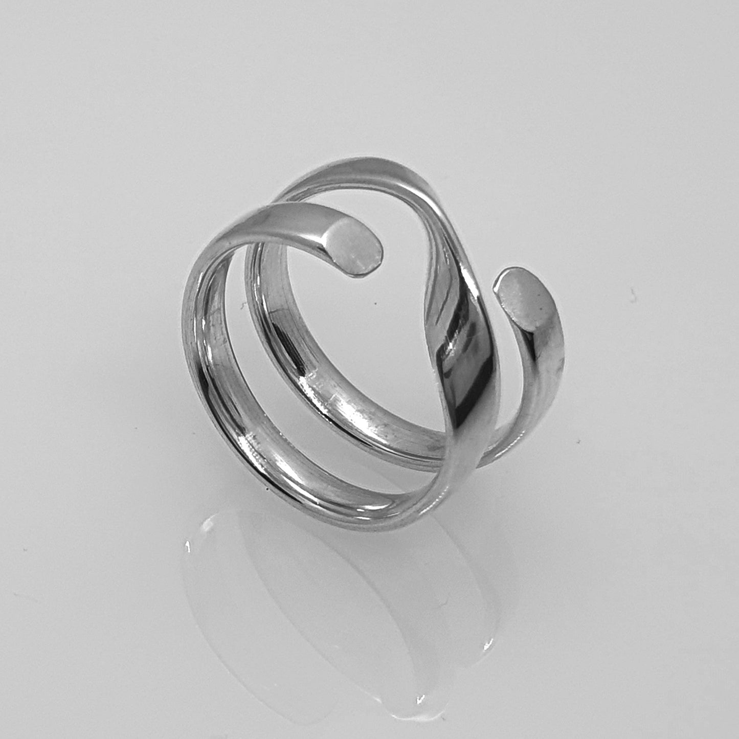 Möbius ring